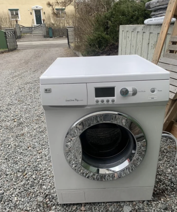 Tvättmaskin bortskänkes