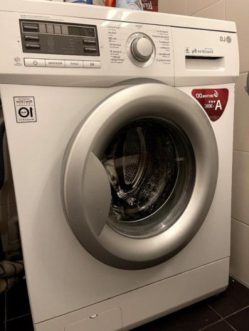 LG Tvättmaskin bortskänkes mot avhämtning